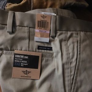 Dockers D2 Khakis 32X34